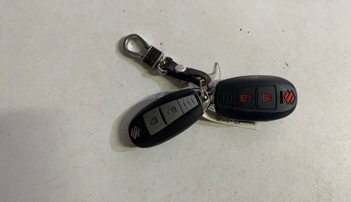 2016 Maruti Baleno ALPHA PETROL 1.2, Petrol, Manual, 75,761 km, Key Close Up