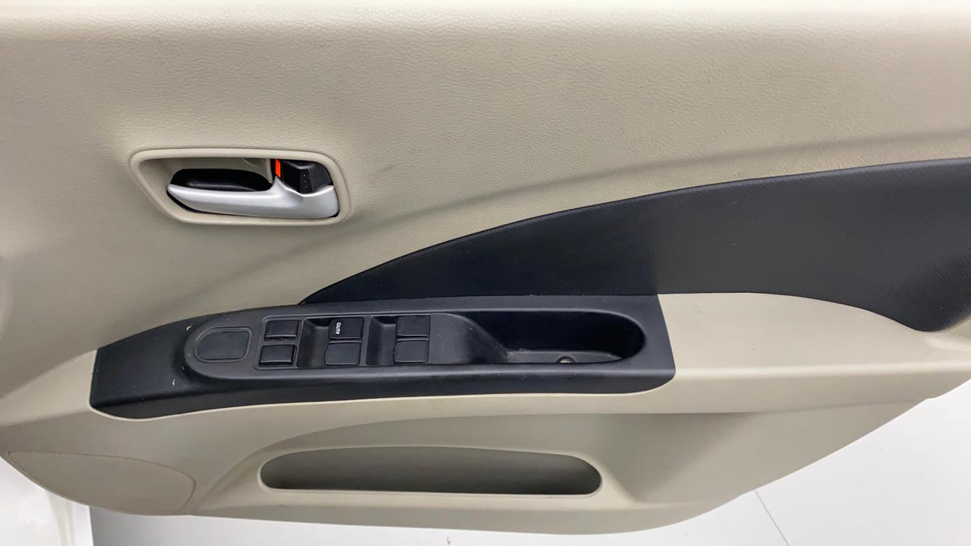 2014 Maruti Celerio VXI, Petrol, Manual, 83,906 km, Driver Side Door Panels Control