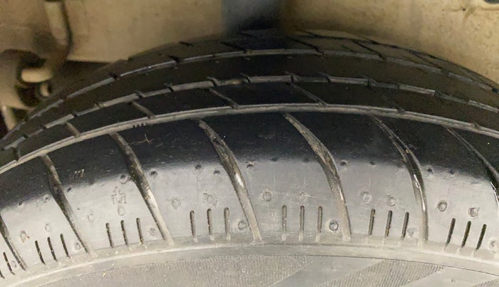 2014 Maruti Celerio VXI, Petrol, Manual, 83,906 km, Right Rear Tyre Tread