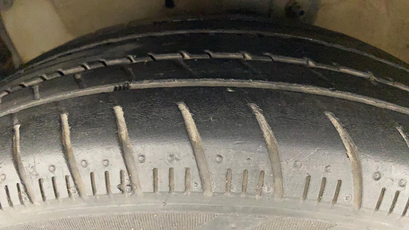 2014 Maruti Celerio VXI, Petrol, Manual, 83,906 km, Left Front Tyre Tread