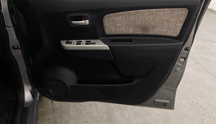 2016 Maruti Wagon R 1.0 VXI, Petrol, Manual, 15,256 km, Driver Side Door Panels Control