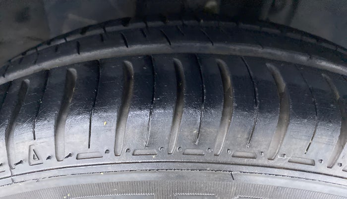 2018 Datsun Redi Go 1.0 S AT, Petrol, Automatic, 19,379 km, Right Front Tyre Tread