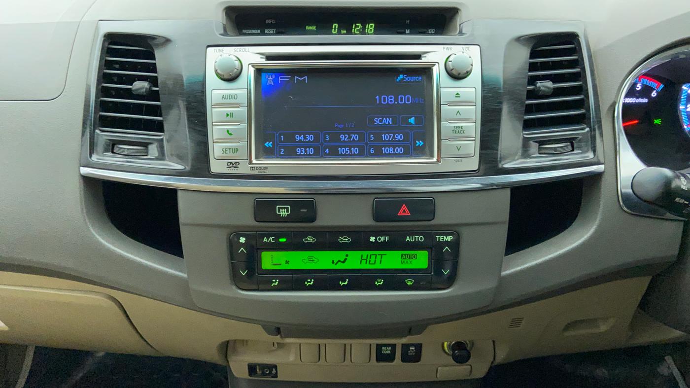 2012 Toyota Fortuner 3.0 MT 4X4, Diesel, Manual, 97,115 km, Air Conditioner