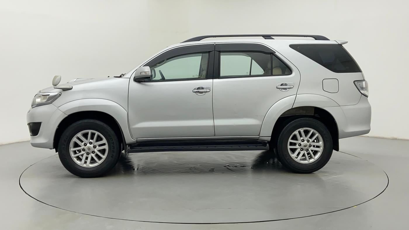2012 Toyota Fortuner 3.0 MT 4X4, Diesel, Manual, 97,115 km, Left Side