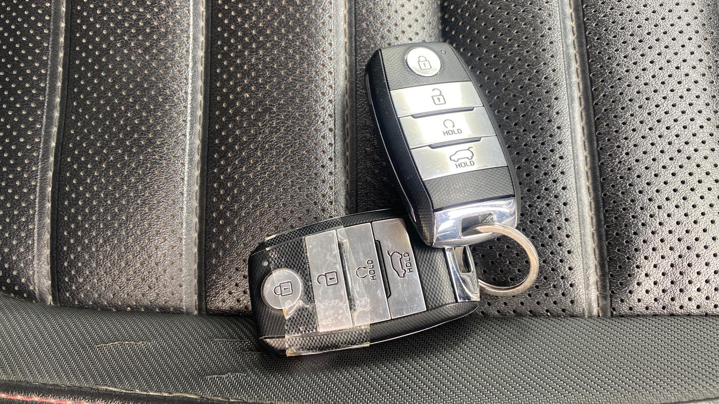 2020 KIA SELTOS GTX PLUS DCT 1.4 PETROL, Petrol, Automatic, 1,02,992 km, Key Close Up