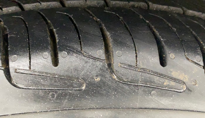 2015 Hyundai Grand i10 ASTA 1.2 KAPPA VTVT, Petrol, Manual, 47,552 km, Right Rear Tyre Tread