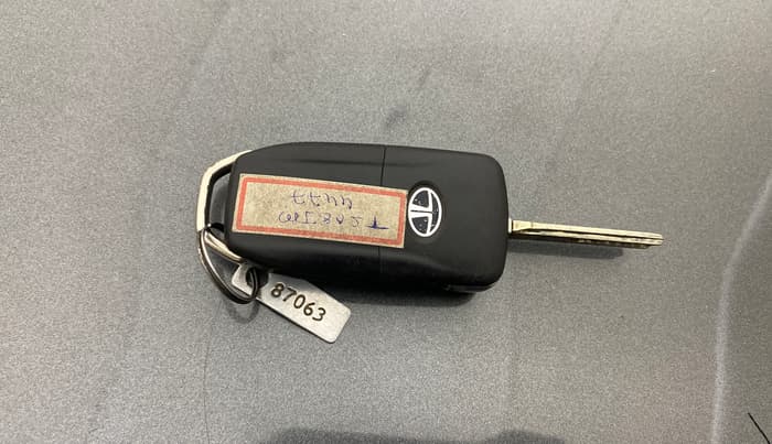 2022 Tata Tiago XT PETROL, Petrol, Manual, 1,22,275 km, Key Close Up