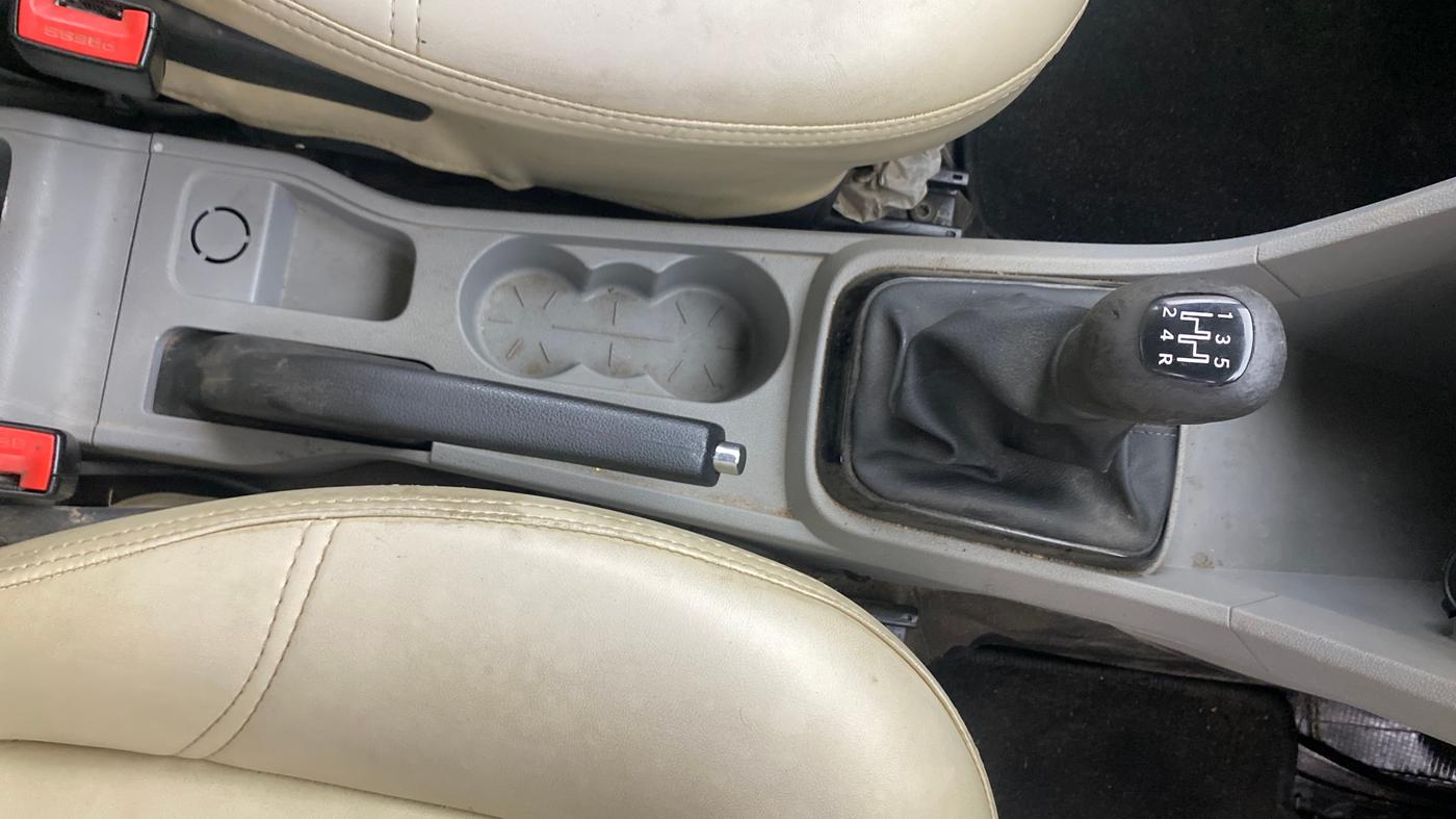 2022 Tata Tiago XT PETROL, Petrol, Manual, 1,22,275 km, Gear Lever