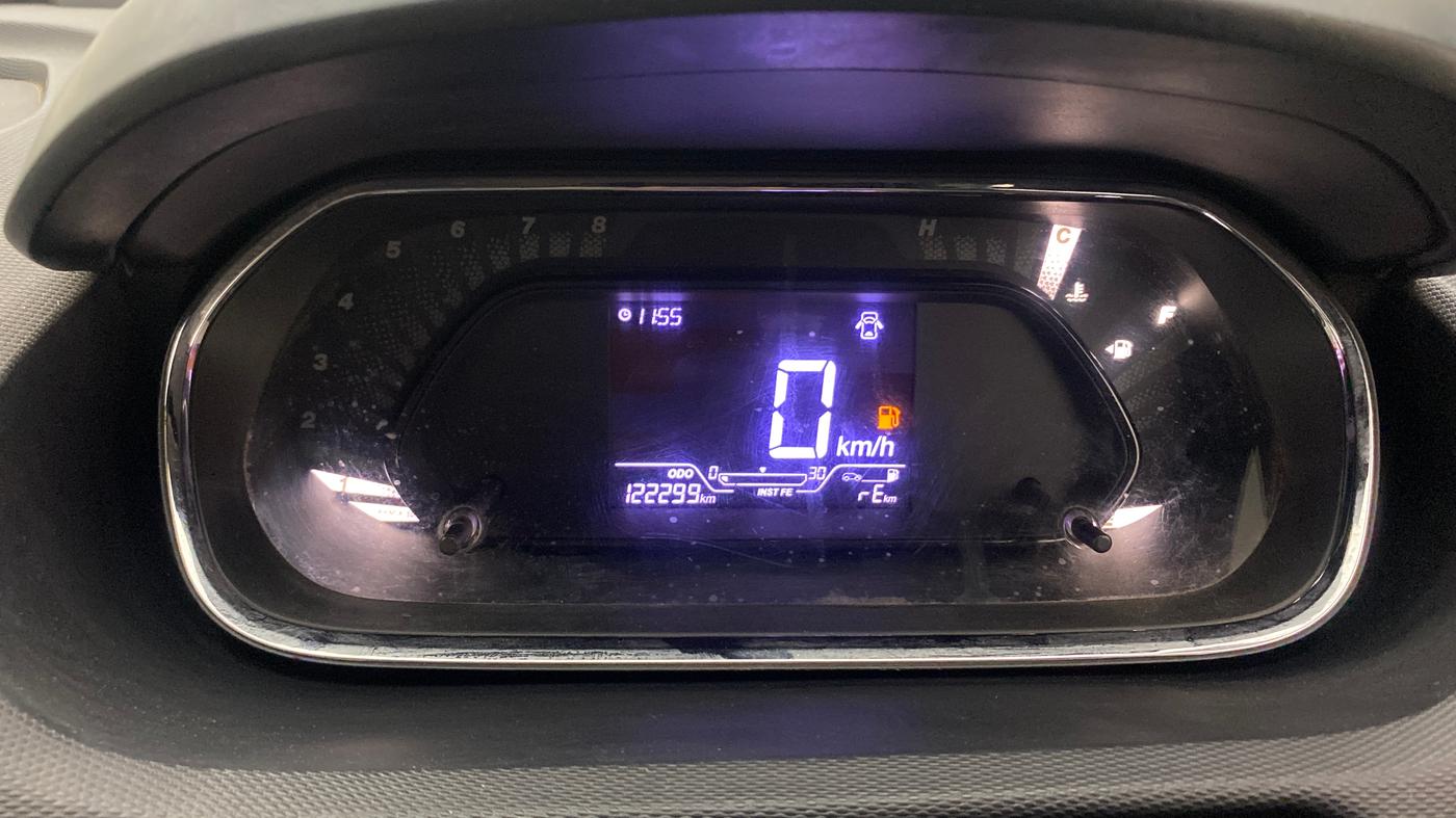 2022 Tata Tiago XT PETROL, Petrol, Manual, 1,22,275 km, Odometer Image