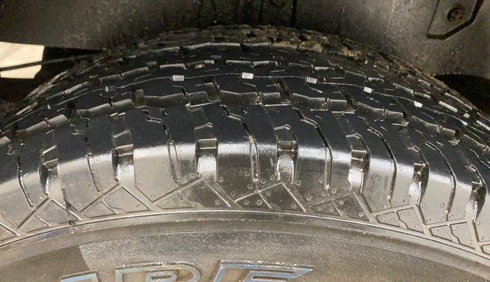 2021 Mahindra Thar LX  P 4WD AT CONVERTIBLE, Petrol, Automatic, 14,174 km, Right Rear Tyre Tread