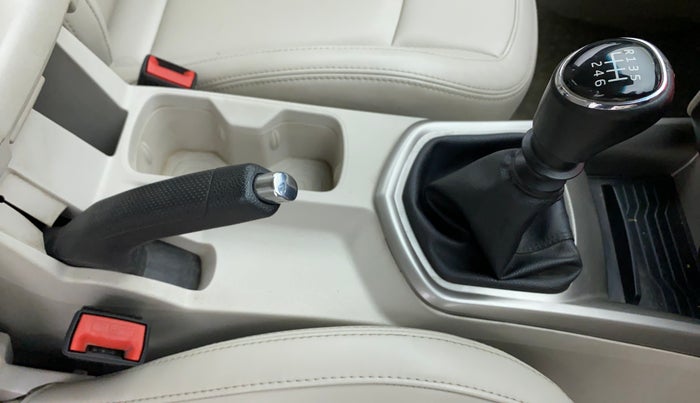 2020 Mahindra XUV300 W8 (O) 1.2 PETROL, Petrol, Manual, 42,431 km, Gear Lever