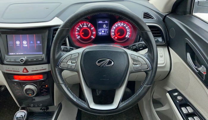 2020 Mahindra XUV300 W8 (O) 1.2 PETROL, Petrol, Manual, 42,431 km, Steering Wheel Close Up