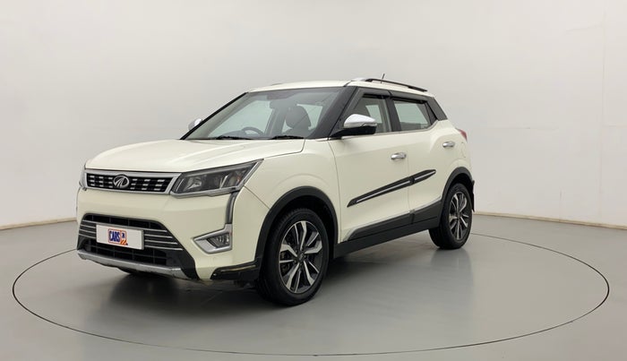 2020 Mahindra XUV300 W8 (O) 1.2 PETROL, Petrol, Manual, 42,431 km, Left Front Diagonal