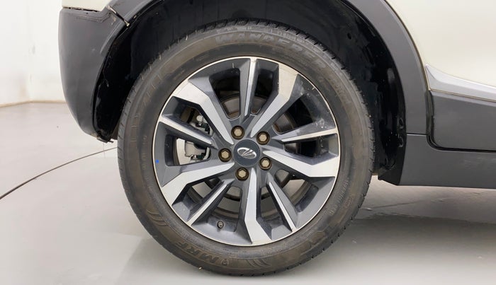 2020 Mahindra XUV300 W8 (O) 1.2 PETROL, Petrol, Manual, 42,431 km, Right Rear Wheel