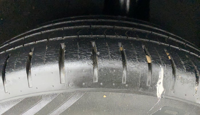 2016 Maruti Baleno ALPHA PETROL 1.2, Petrol, Manual, 47,188 km, Left Rear Tyre Tread