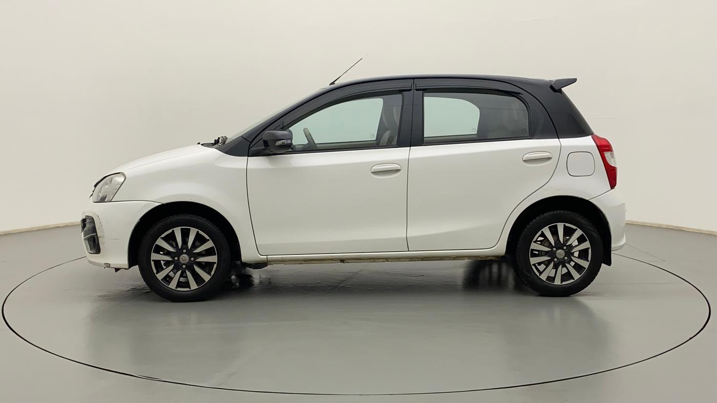 2019 Toyota Etios Liva V DUAL TONE, CNG, Manual, 82,515 km, Left Side