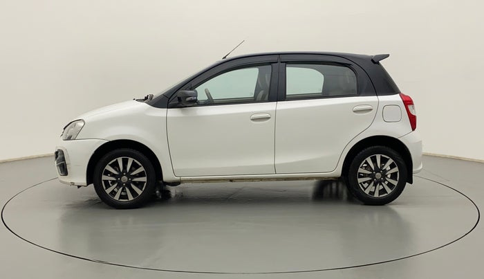 2019 Toyota Etios Liva V DUAL TONE, CNG, Manual, 82,515 km, Left Side