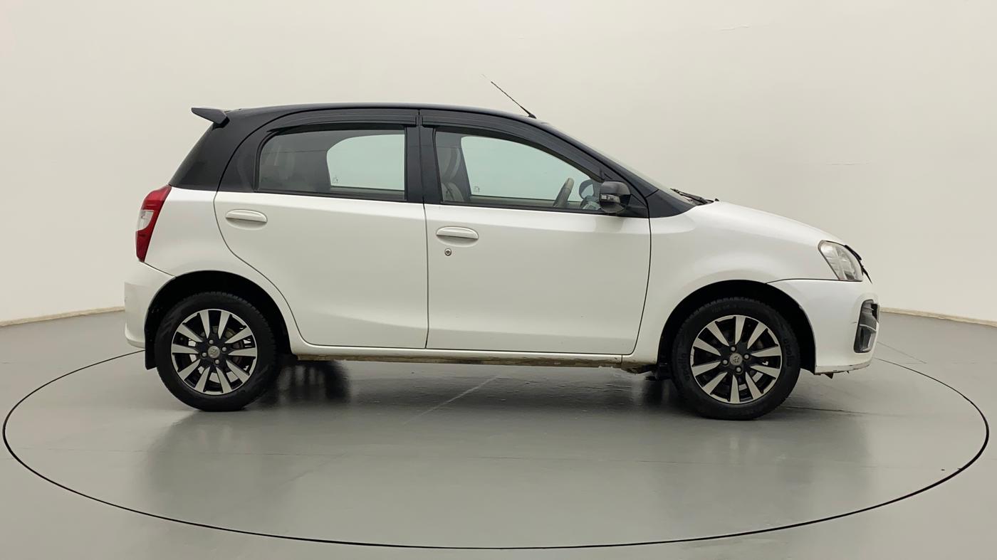 2019 Toyota Etios Liva V DUAL TONE, CNG, Manual, 82,515 km, Right Side View