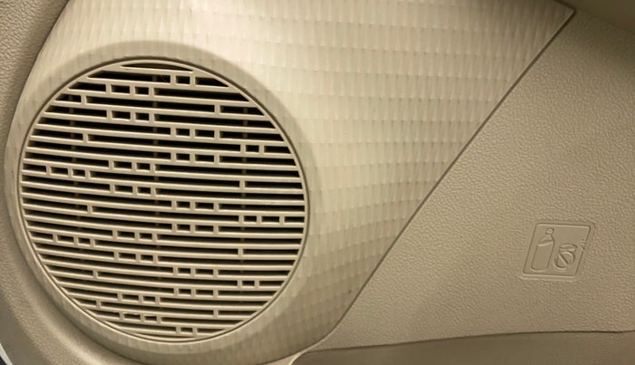 2019 Toyota Etios Liva V DUAL TONE, CNG, Manual, 82,515 km, Speaker