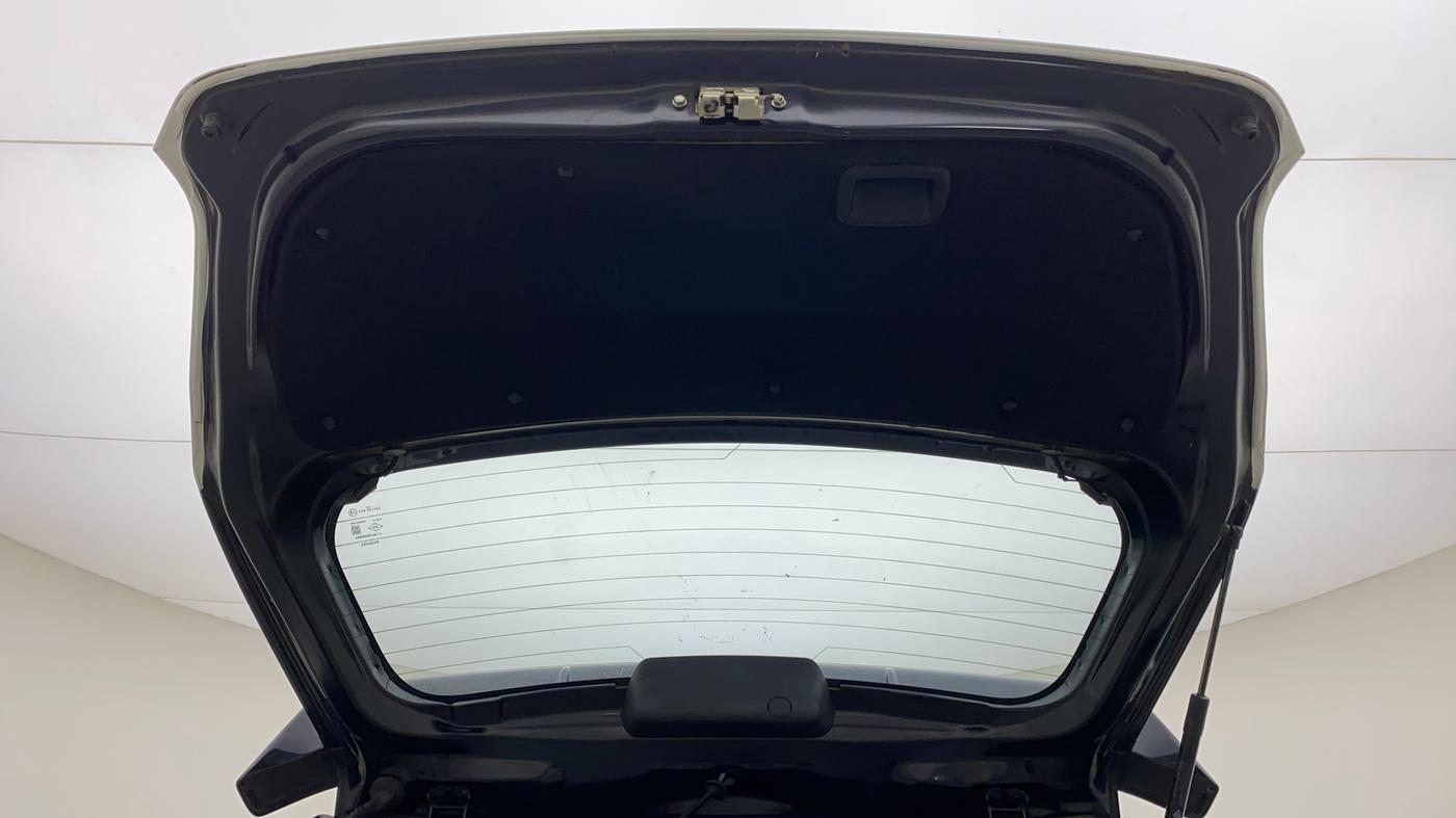 2019 Toyota Etios Liva V DUAL TONE, CNG, Manual, 82,515 km, Boot Door Open