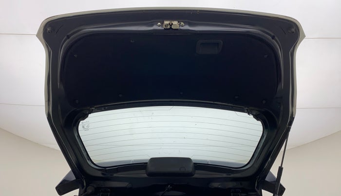 2019 Toyota Etios Liva V DUAL TONE, CNG, Manual, 82,515 km, Boot Door Open