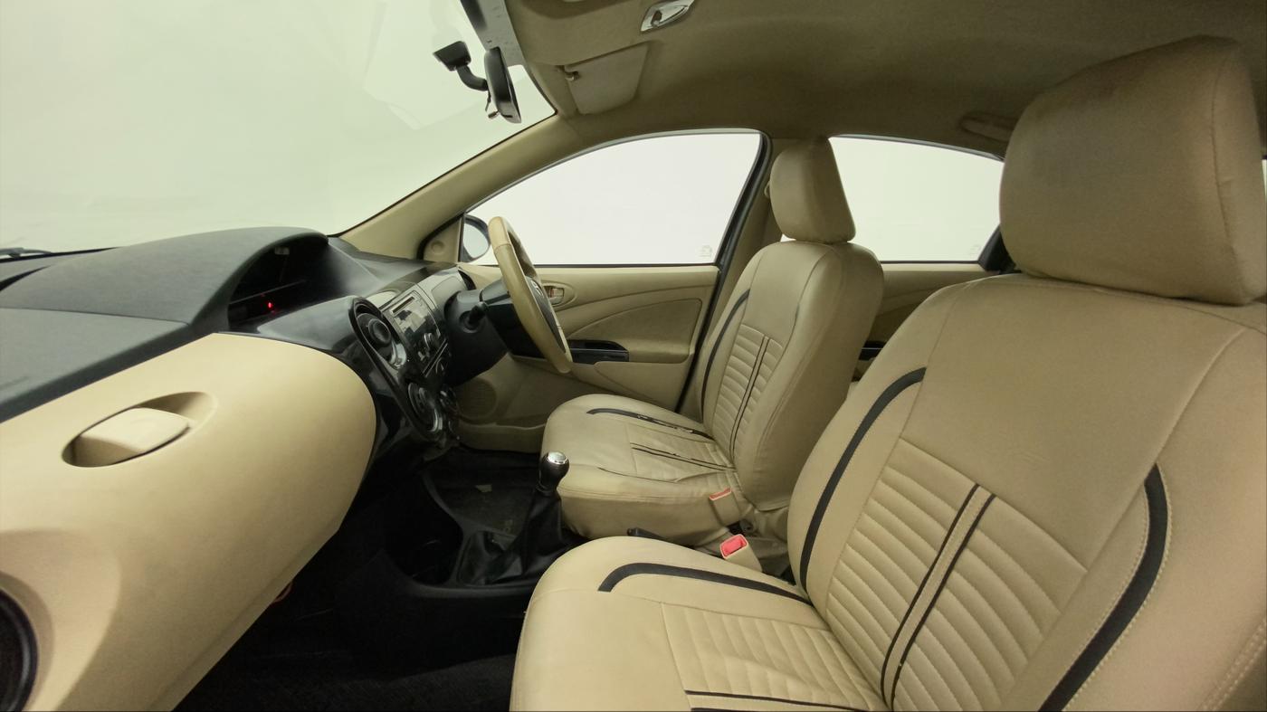 2019 Toyota Etios Liva V DUAL TONE, CNG, Manual, 82,515 km, Right Side Front Door Cabin