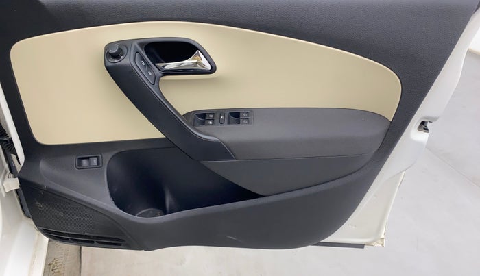 2021 Skoda Rapid 1.0 AMBITION TSI MT, Petrol, Manual, 49,111 km, Driver Side Door Panels Control