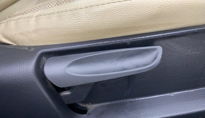 2021 Skoda Rapid 1.0 AMBITION TSI MT, Petrol, Manual, 49,111 km, Driver Side Adjustment Panel