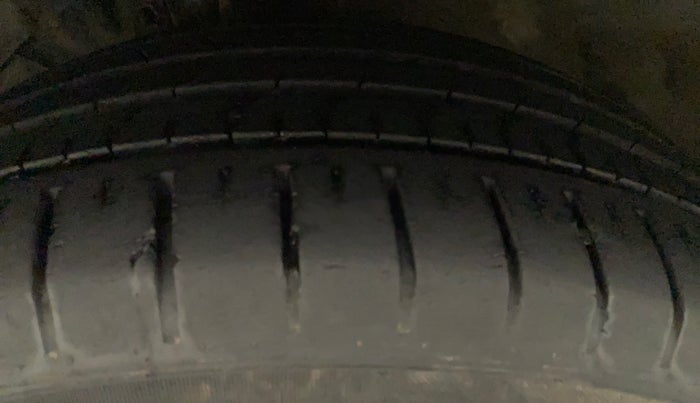 2018 Maruti Baleno ALPHA CVT PETROL 1.2, Petrol, Automatic, 33,378 km, Left Front Tyre Tread