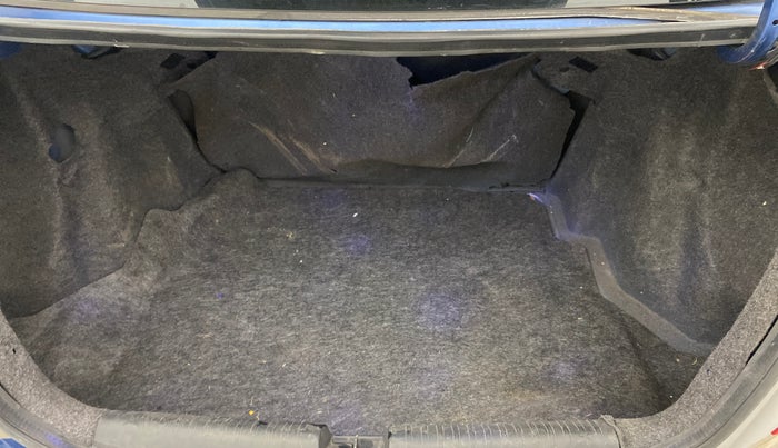 2013 Honda Amaze 1.2L I-VTEC VX, Petrol, Manual, 1,19,435 km, Boot Inside