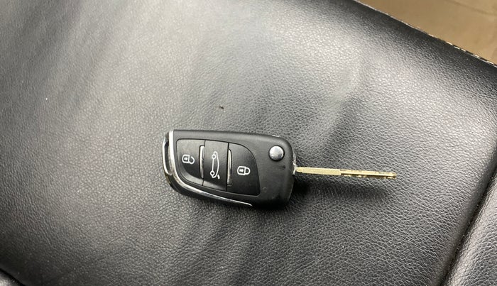 2013 Honda Amaze 1.2L I-VTEC VX, Petrol, Manual, 1,19,435 km, Key Close Up