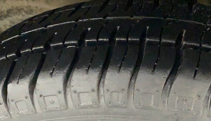 2012 Maruti Alto 800 LXI O, Petrol, Manual, 36,946 km, Left Front Tyre Tread