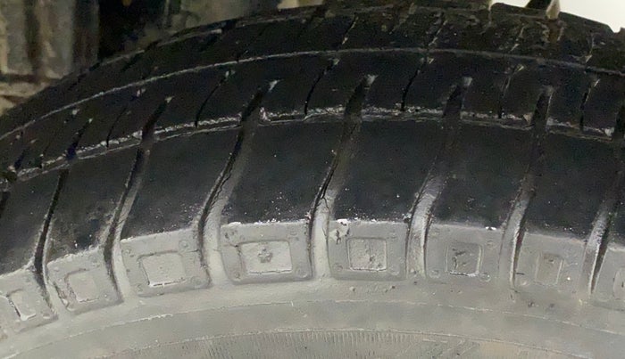 2012 Maruti Alto 800 LXI O, Petrol, Manual, 36,946 km, Left Rear Tyre Tread