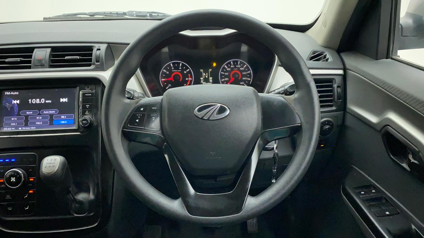 2018 Mahindra KUV 100 NXT K6+ D 6 STR, Diesel, Manual, 63,935 km, Steering Wheel Close Up
