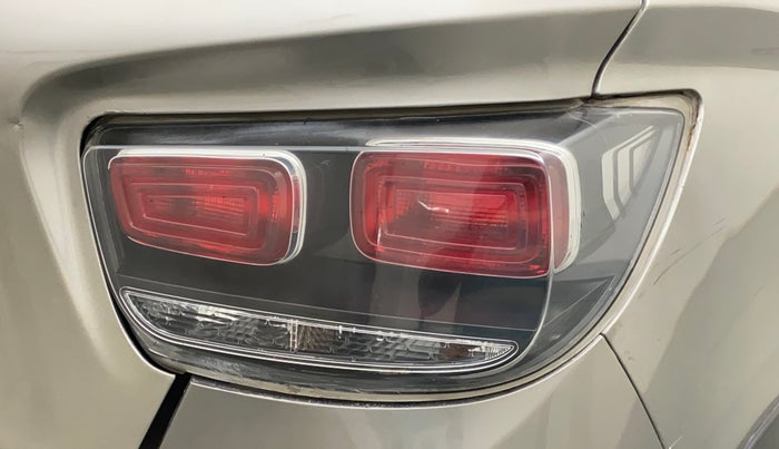 2018 Mahindra KUV 100 NXT K6+ D 6 STR, Diesel, Manual, 63,935 km, Right tail light - Minor damage