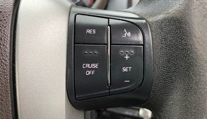 2015 Mahindra XUV500 W6 4X2, Diesel, Manual, 70,903 km, Adaptive Cruise Control