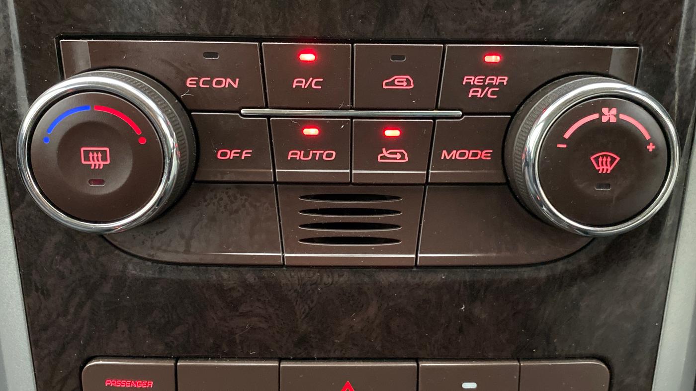 2015 Mahindra XUV500 W6 4X2, Diesel, Manual, 70,903 km, Automatic Climate Control