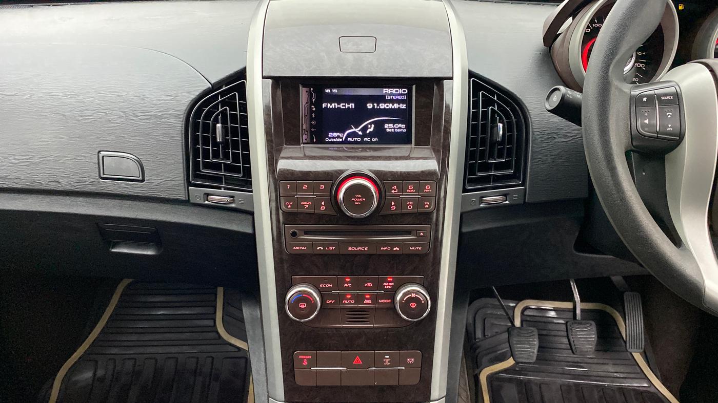 2015 Mahindra XUV500 W6 4X2, Diesel, Manual, 70,903 km, Air Conditioner