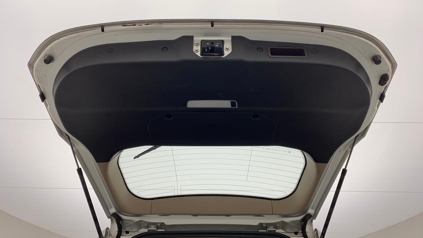 2015 Mahindra XUV500 W6 4X2, Diesel, Manual, 70,903 km, Boot Door Open