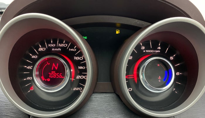 2015 Mahindra XUV500 W6 4X2, Diesel, Manual, 70,903 km, Odometer Image