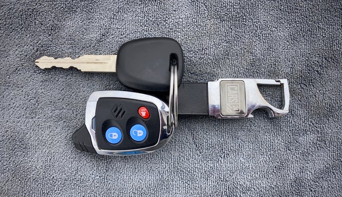 2019 Maruti Swift LXI, Petrol, Manual, 17,212 km, Key Close Up