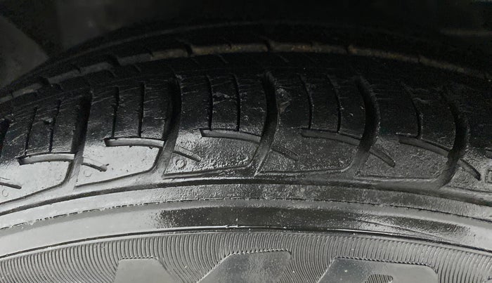 2018 Ford FREESTYLE TREND 1.5 DIESEL, Diesel, Manual, 76,949 km, Left Front Tyre Tread