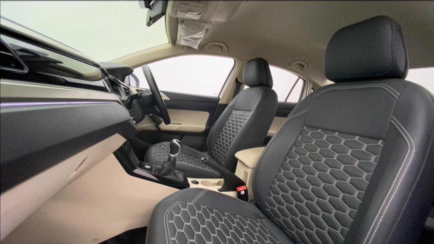 2022 Volkswagen VIRTUS HIGHLINE TSI 1.0 MT, Petrol, Manual, 9,822 km, Right Side Front Door Cabin