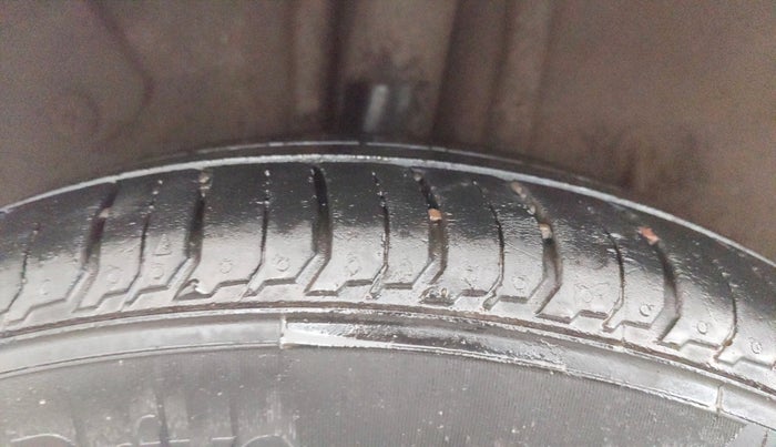 2015 Hyundai Elite i20 ASTA 1.2, Petrol, Manual, 67,123 km, Right Rear Tyre Tread