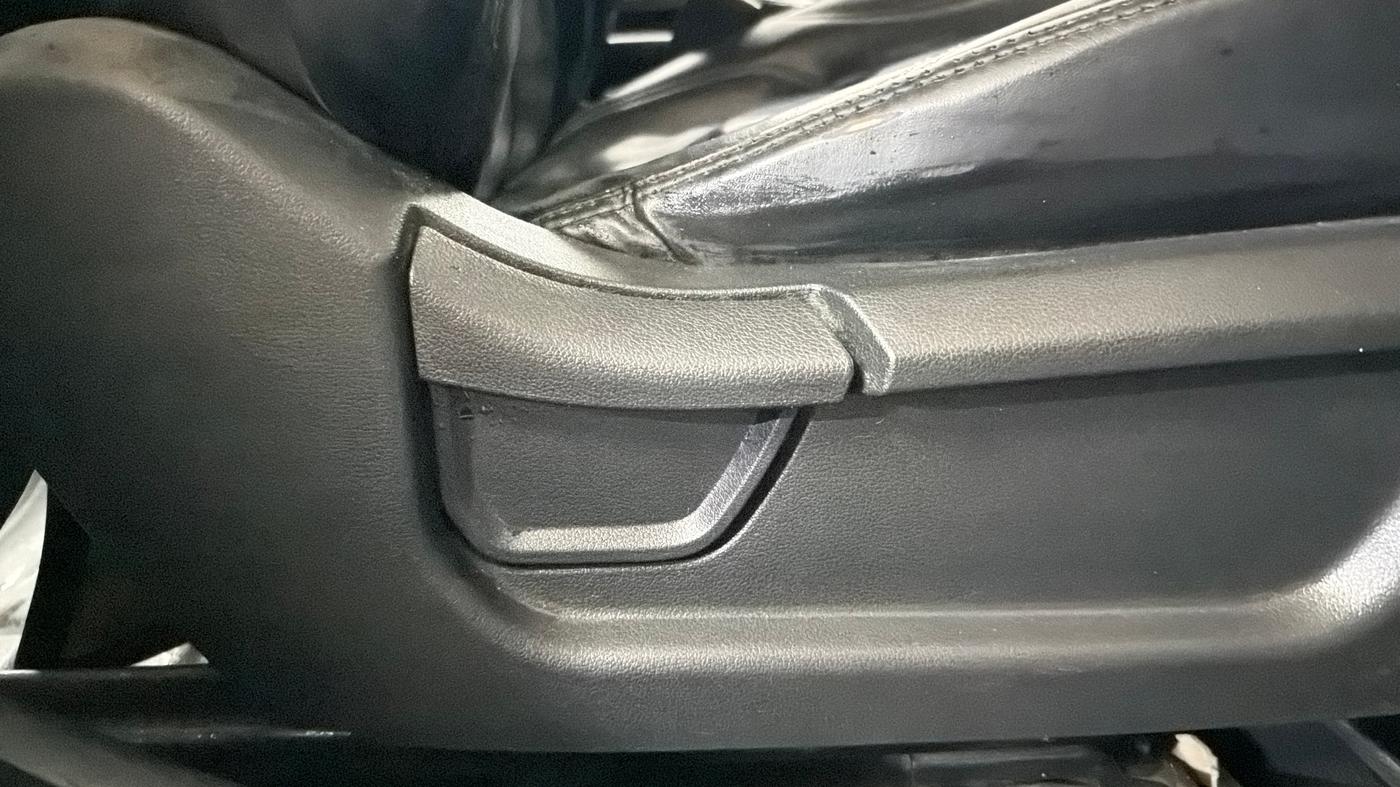 2021 Hyundai NEW I20 MAGNA 1.2 MT, Petrol, Manual, 1,05,532 km, Driver Side Adjustment Panel