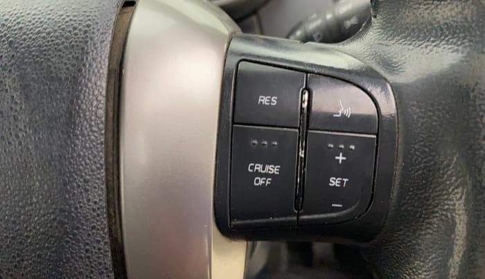 2018 Mahindra XUV500 W9, Diesel, Manual, 1,47,121 km, Adaptive Cruise Control
