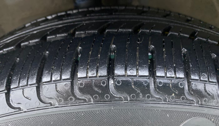 2018 Maruti Wagon R 1.0 VXI, Petrol, Manual, 42,247 km, Left Front Tyre Tread