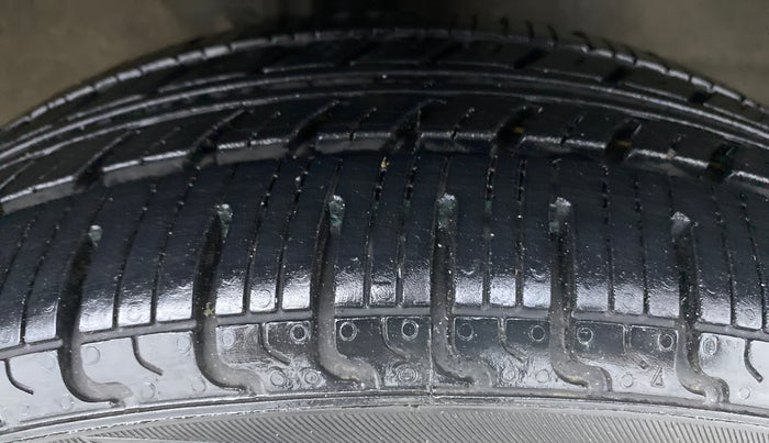 2018 Maruti Wagon R 1.0 VXI, Petrol, Manual, 42,247 km, Right Front Tyre Tread