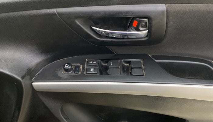 2015 Maruti S Cross ZETA 1.3, Diesel, Manual, 20,896 km, Driver Side Door Panels Control