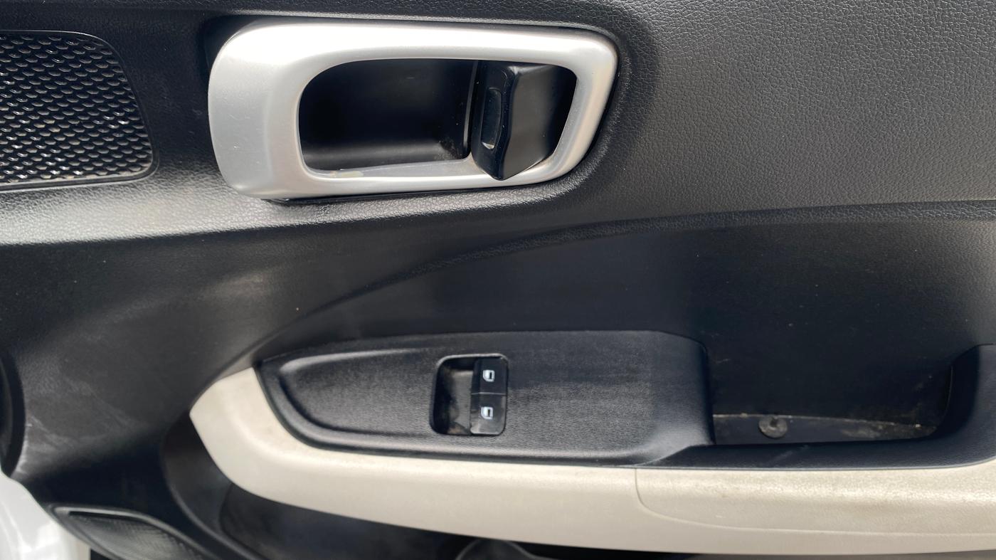 2024 Hyundai VENUE E Plus 1.2 Petrol, Petrol, Manual, 13,252 km, Driver Side Door Panels Control